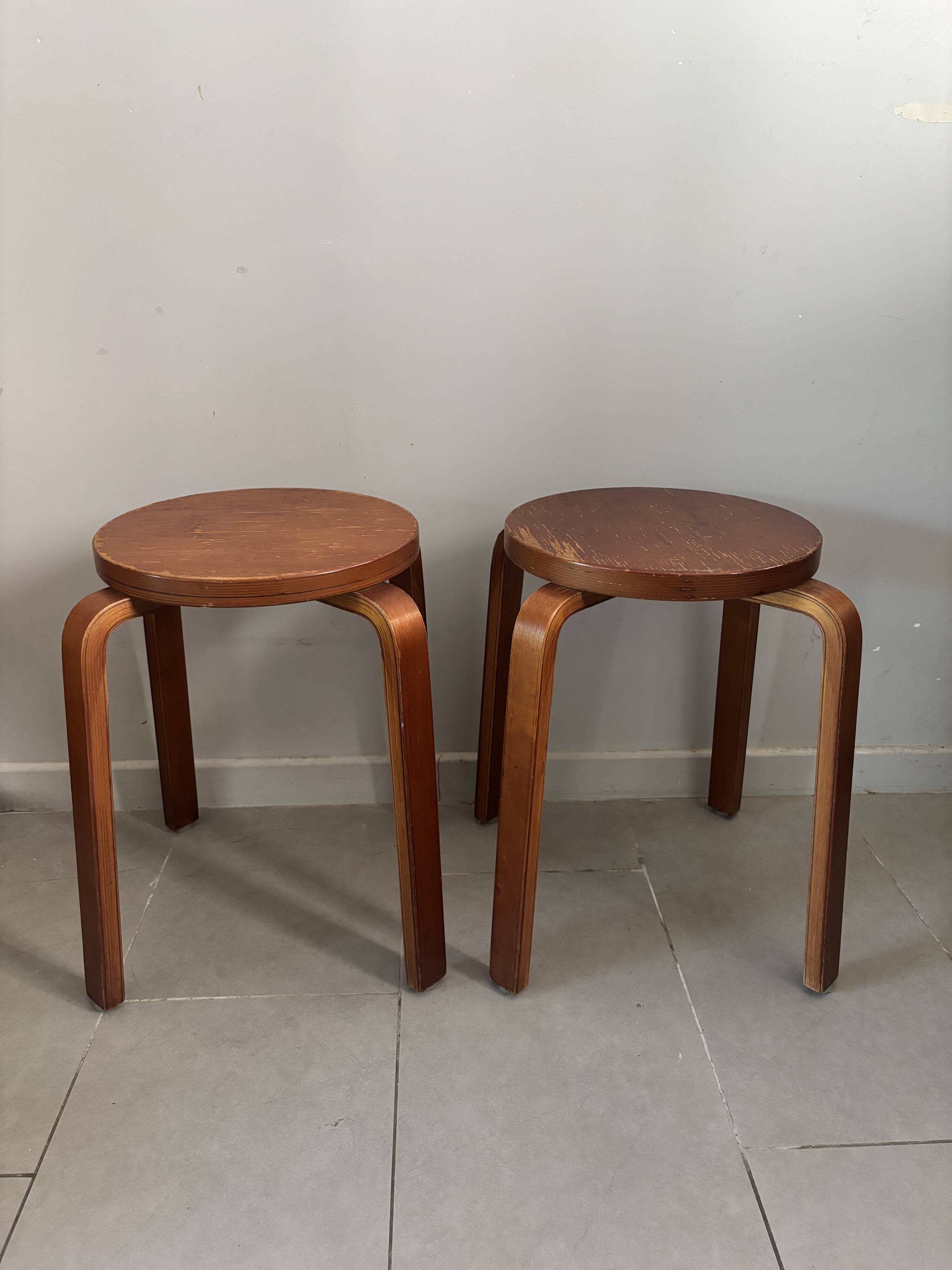 Pair of Artek stools model E60 (rare version with 4 legs), Alvar Aalto