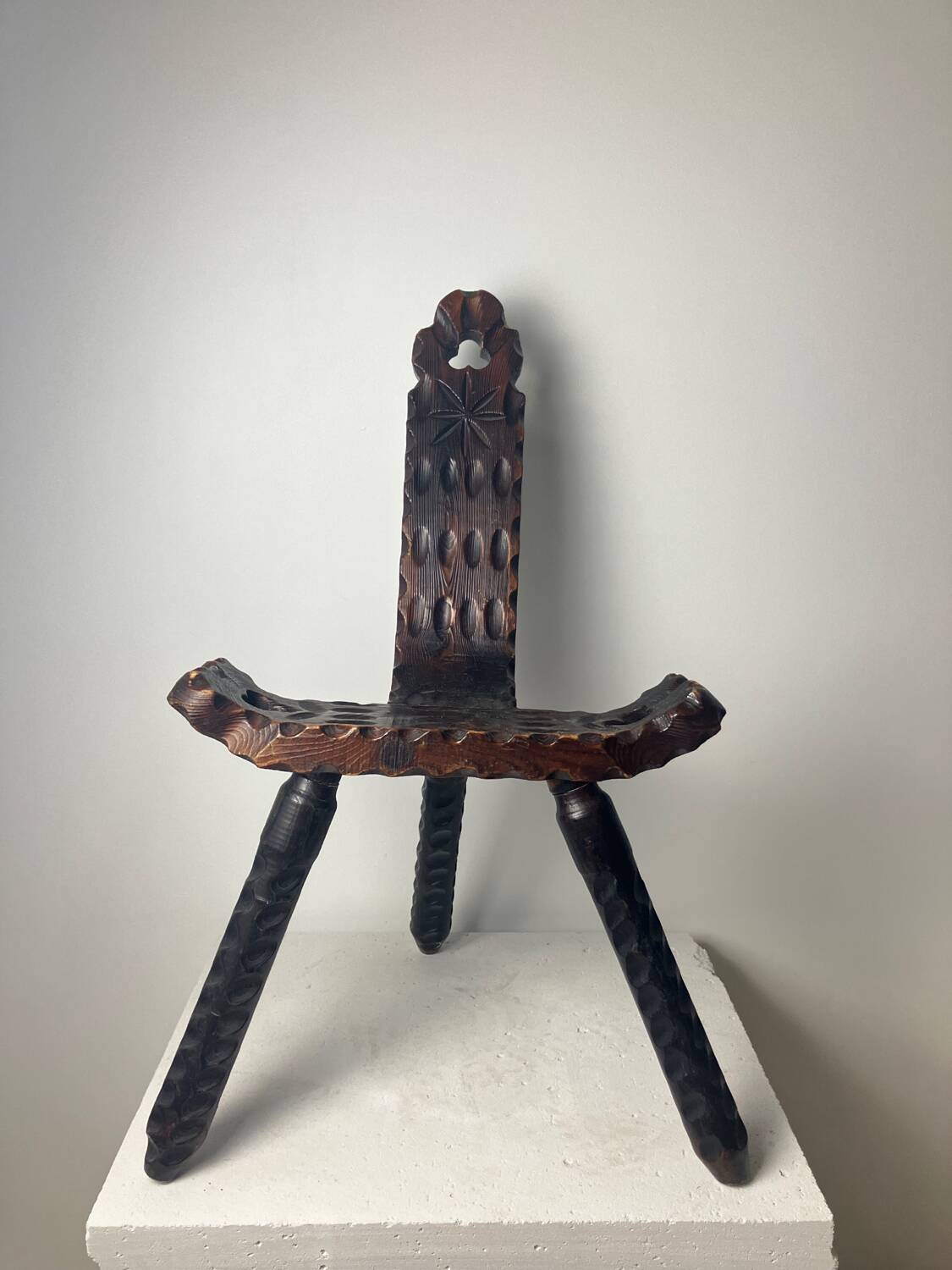 Chaise tripode brutaliste, 1950s