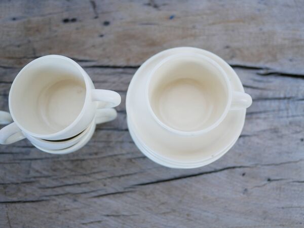 Série de 7 tasses et sous-tasses vintage en céramique par Le Pot de Terre