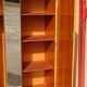 Armoire vintage, pieds compas