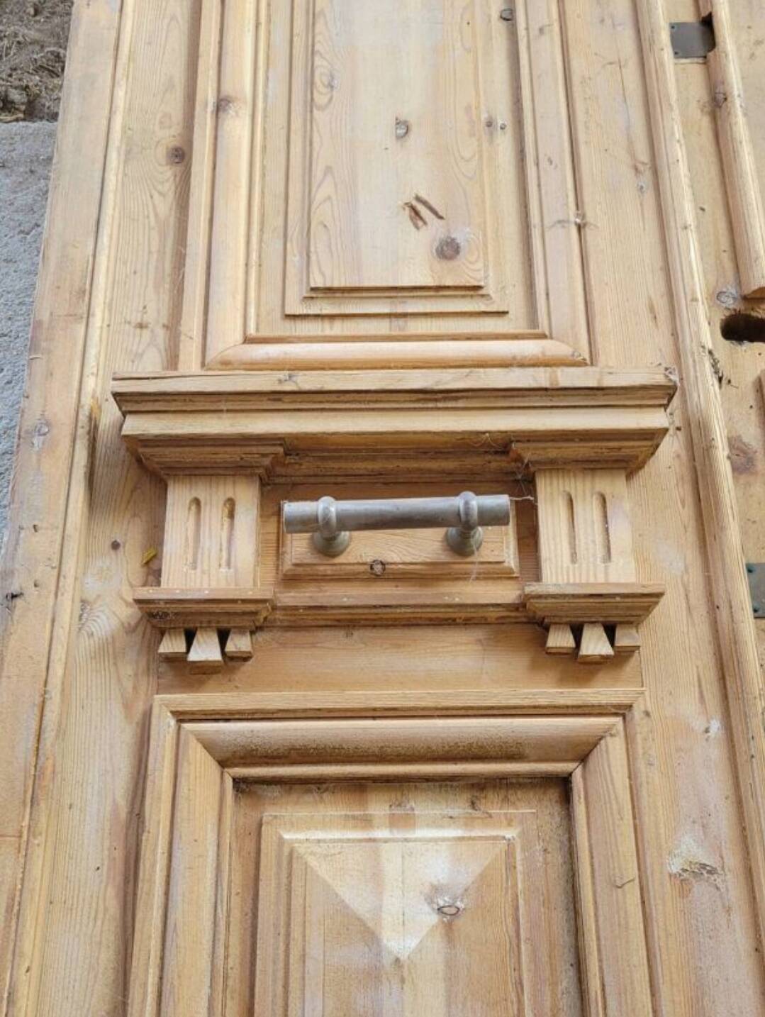Double Haussmannian doors
