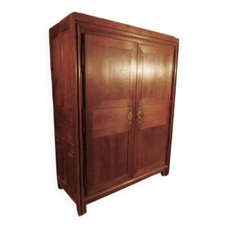 Malouine wardrobe in oak from the early 18th century.