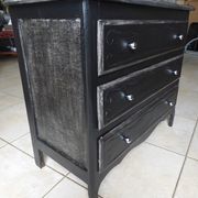 Louis XV style 3-drawer chest of drawers with steel buttons