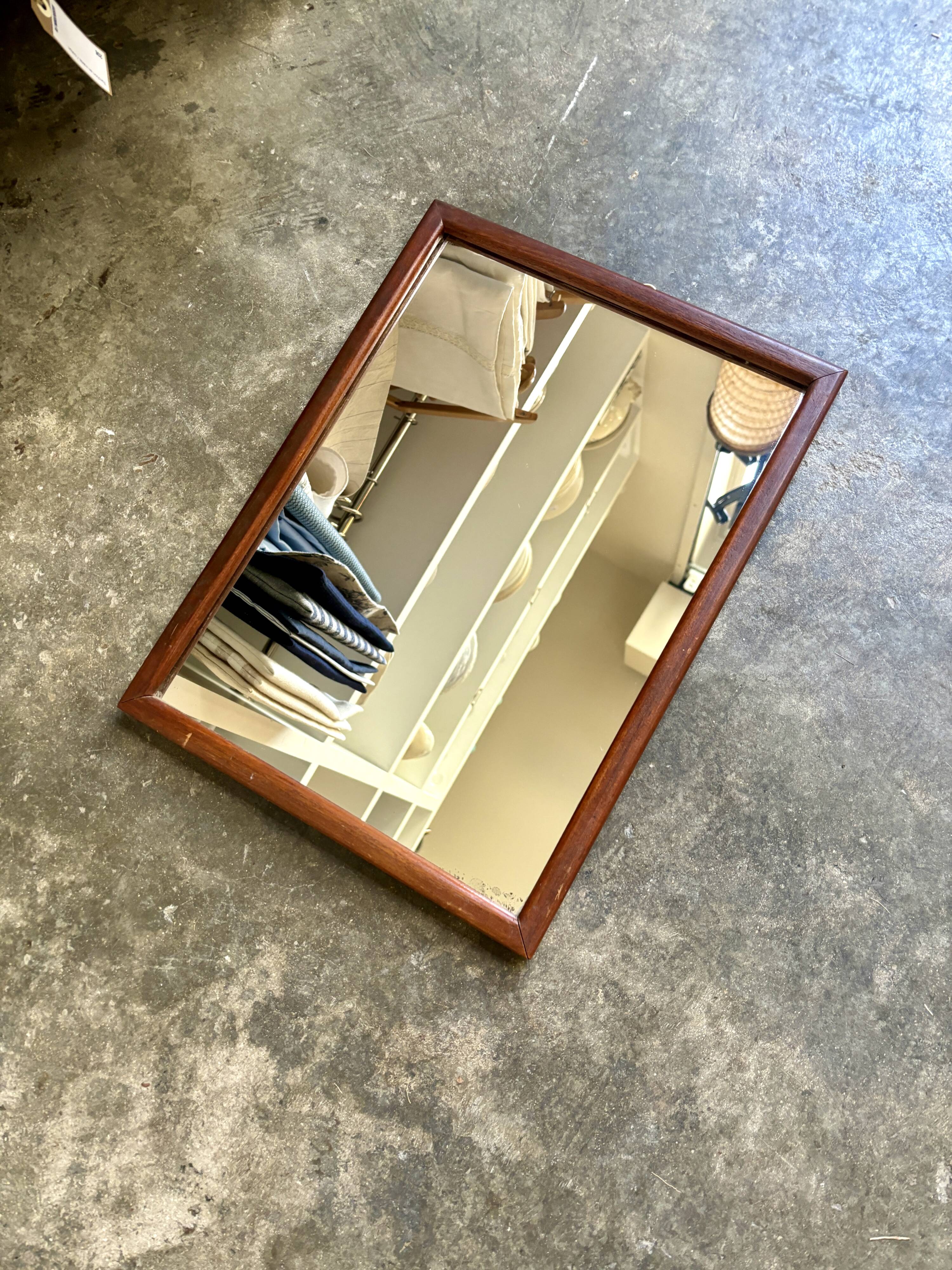 Dark wooden mirror ☐ 40 x 29.5 cm