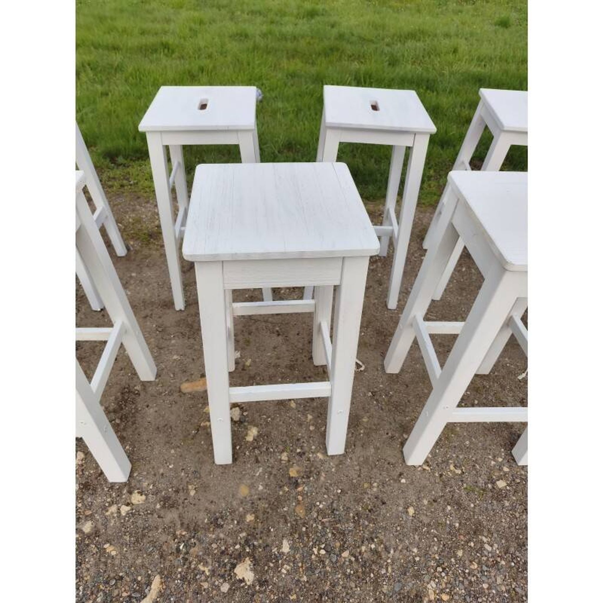 Lot de 13 tabourets de bistrot bois