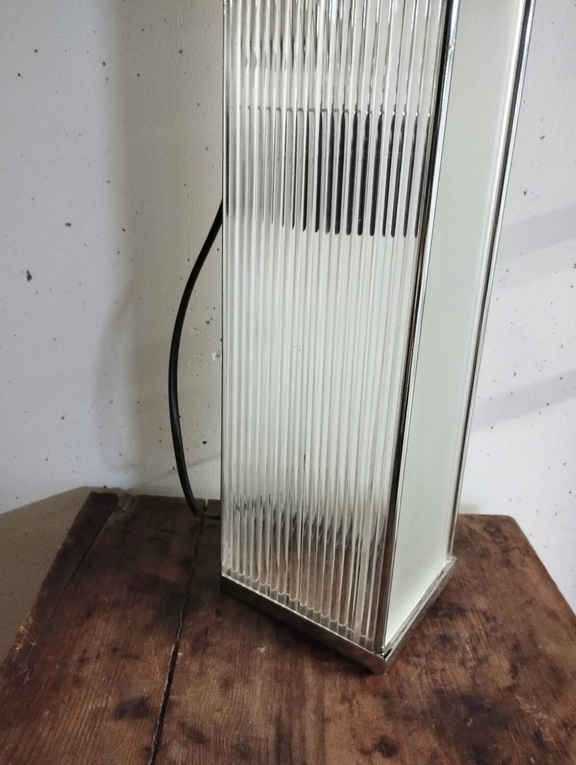 Applique métal et verre