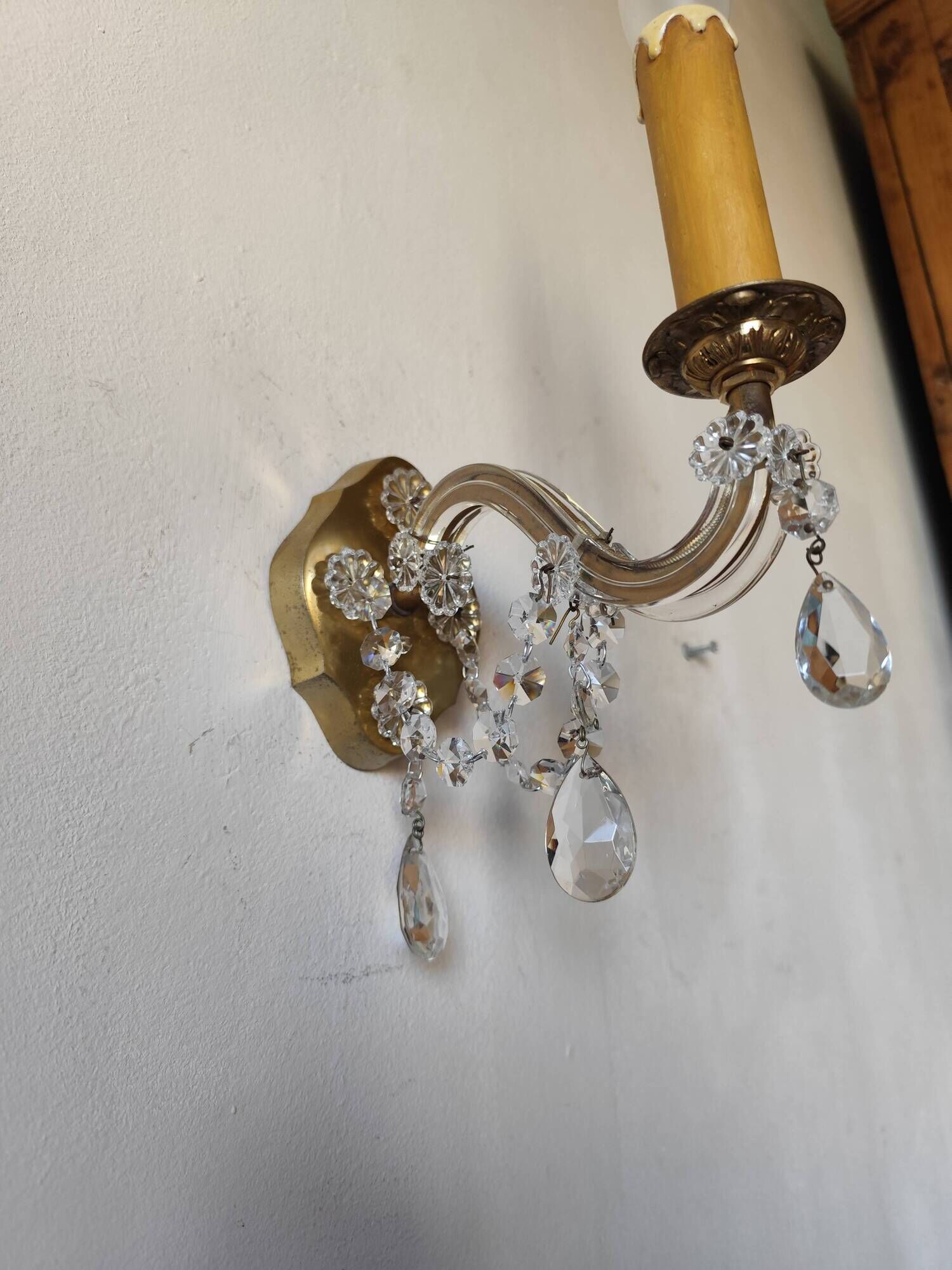 Venetian wall sconce, glass sconce, brass, pendants.