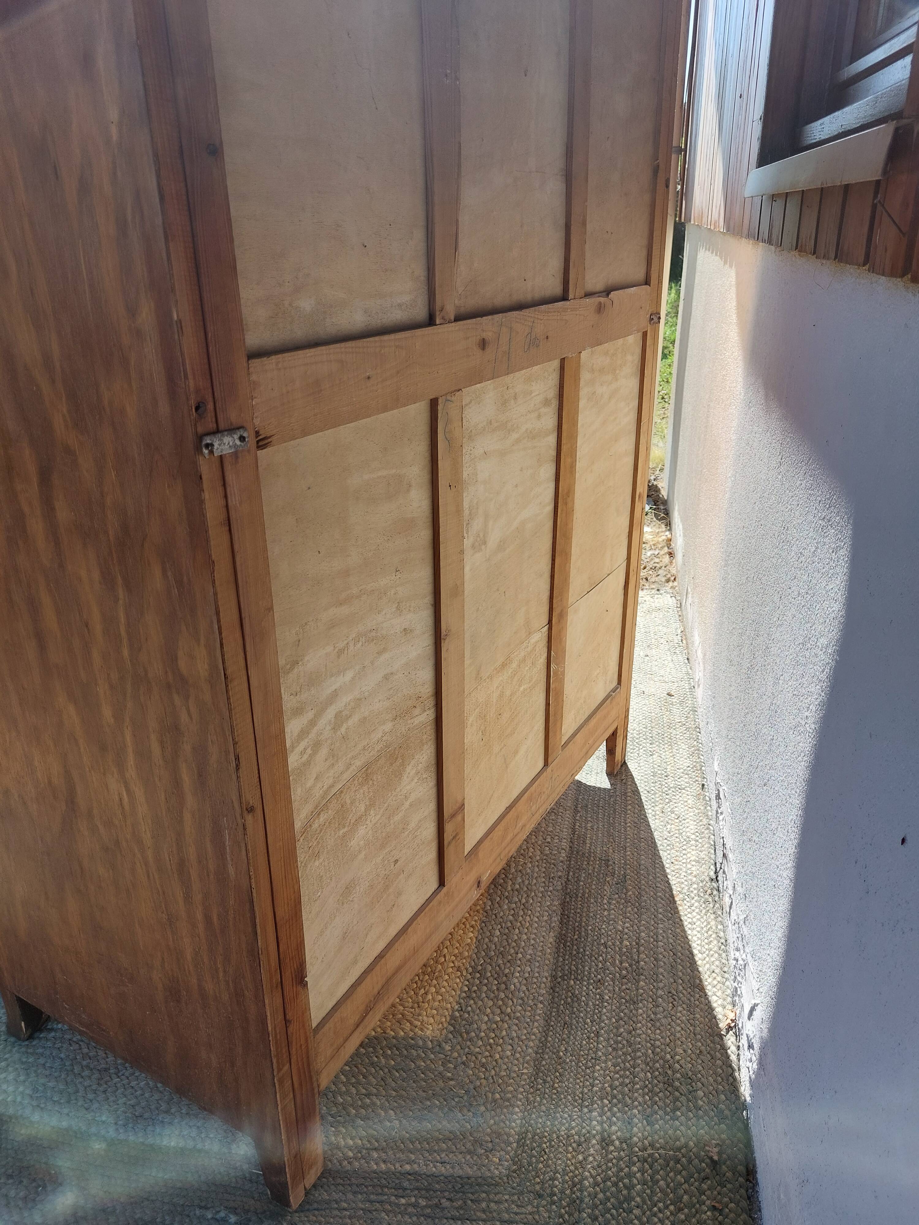 sliding door wardrobe, vintage, possible hanging space