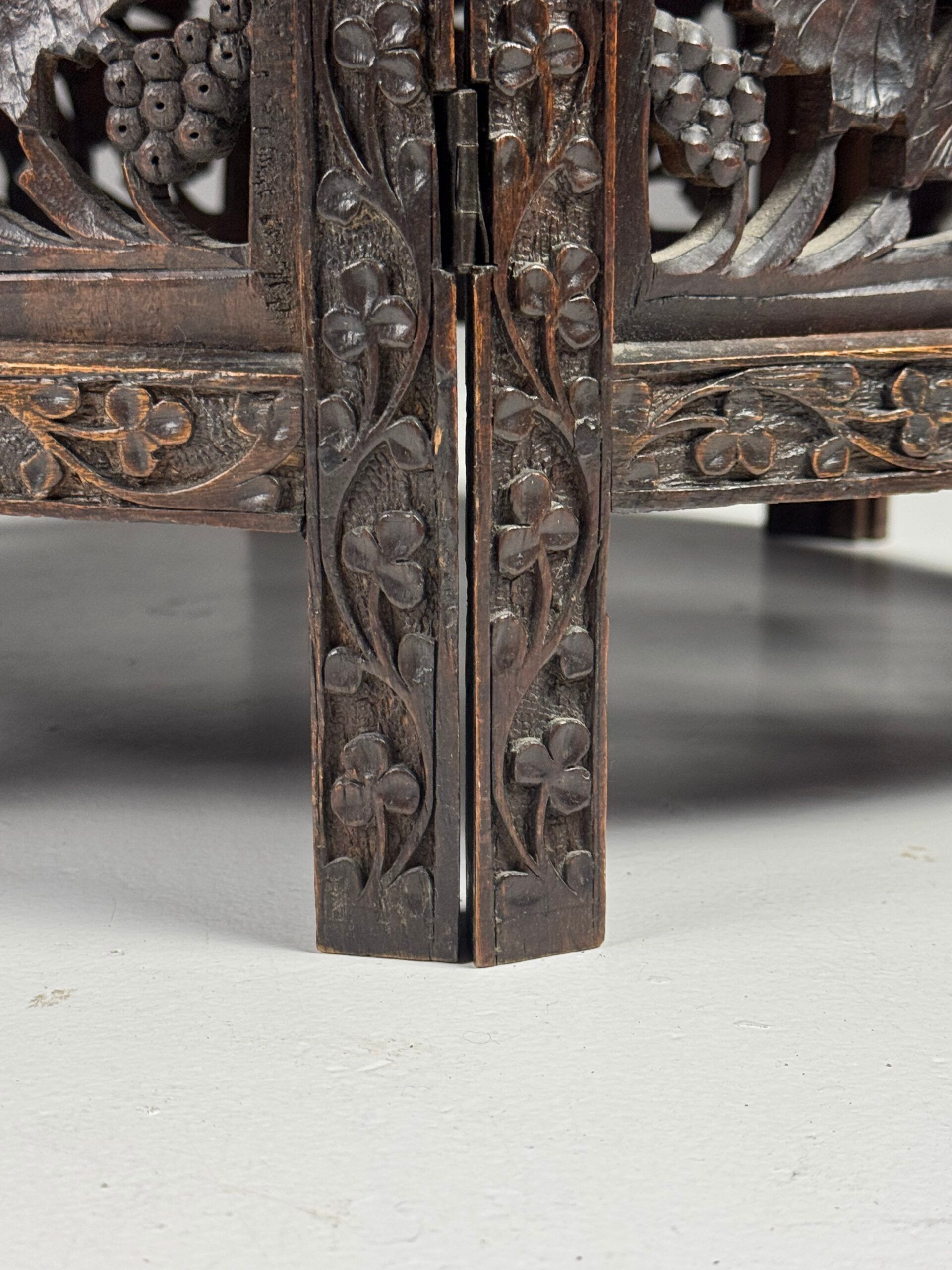 Table d'appoint anglo-indienne du 19e siècle