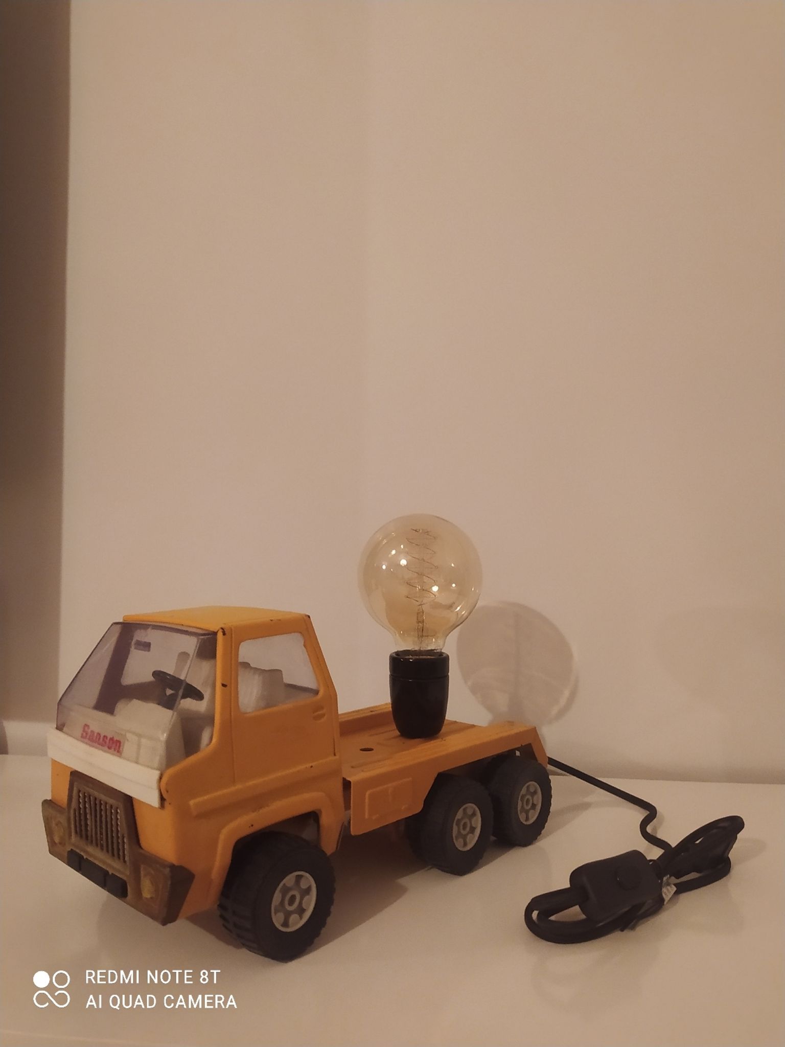 Lampe jouet camion Sanson vintage en métal