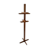 Patère wears pine coat 70