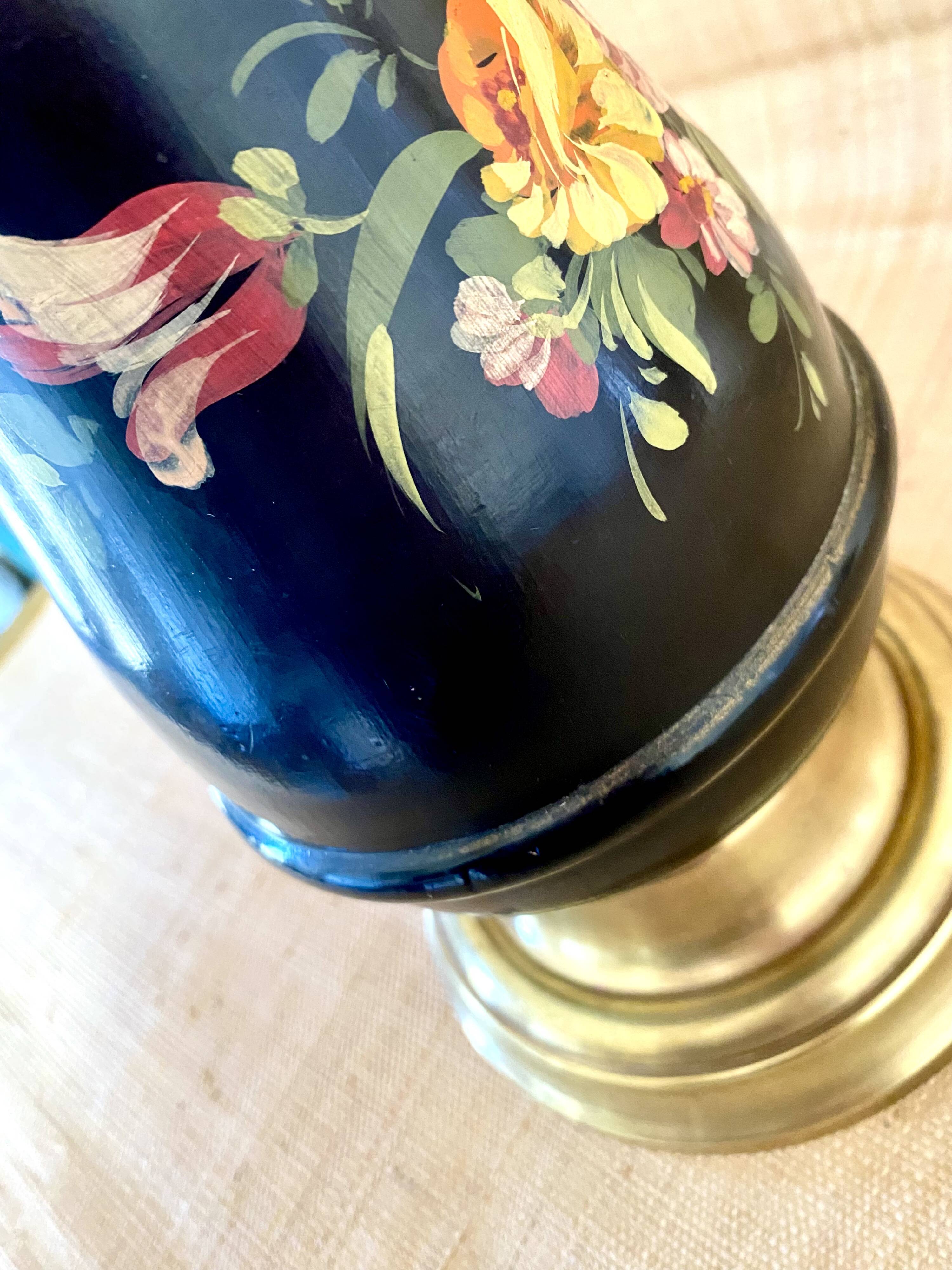 Lamp from the early 1900s, fabric cable, cotton shade.