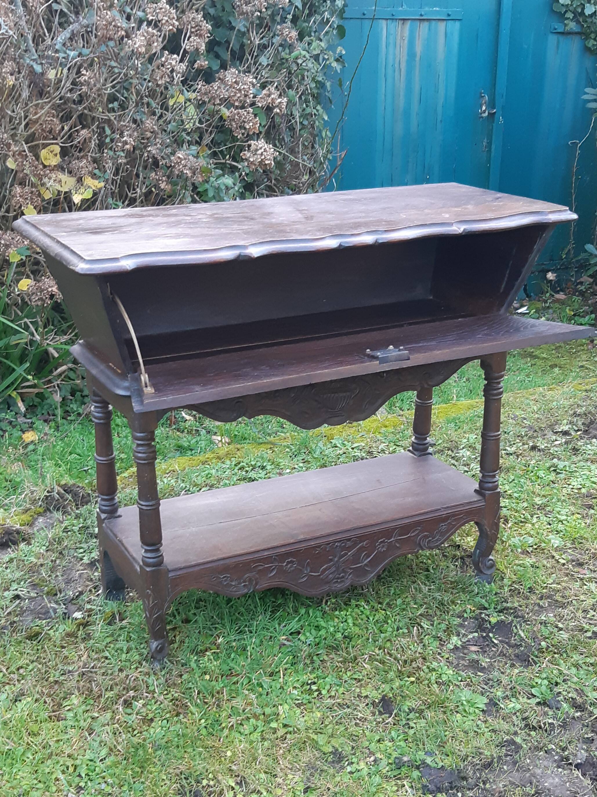 Provençal kneading trough in oak