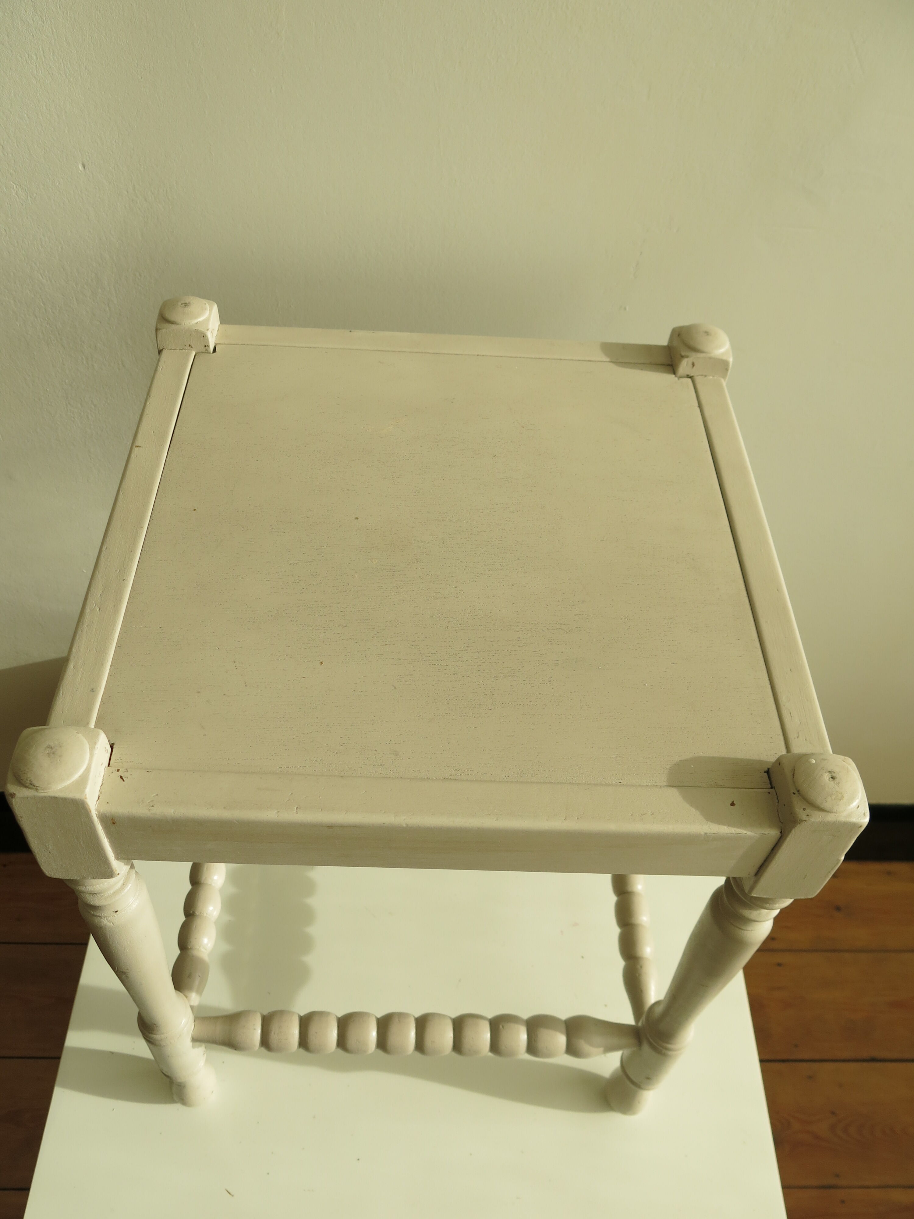 Vintage pearl wood side table