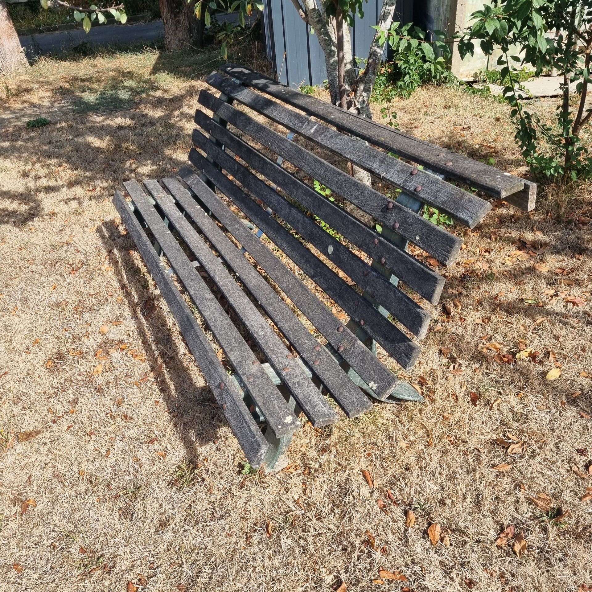 Banc fonte et bois, ancien banc public