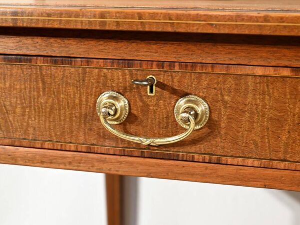 Bureau en acajou, style Directoire, 1920