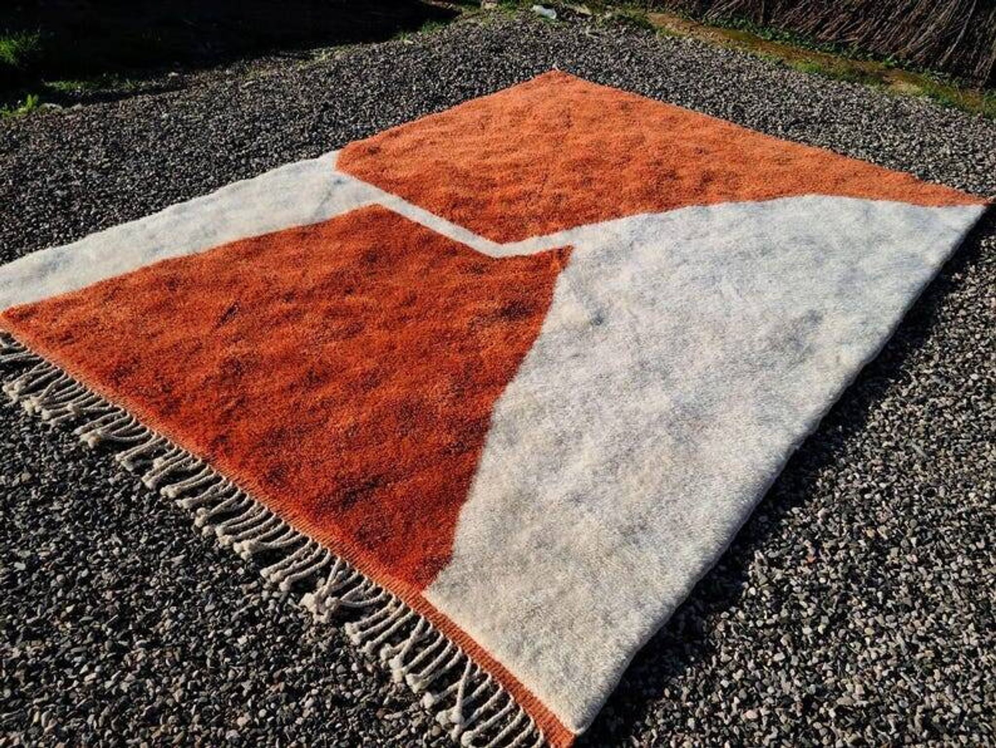 Terracotta and ecru Moroccan Mrirt rug 300x200 cm – abstract pattern