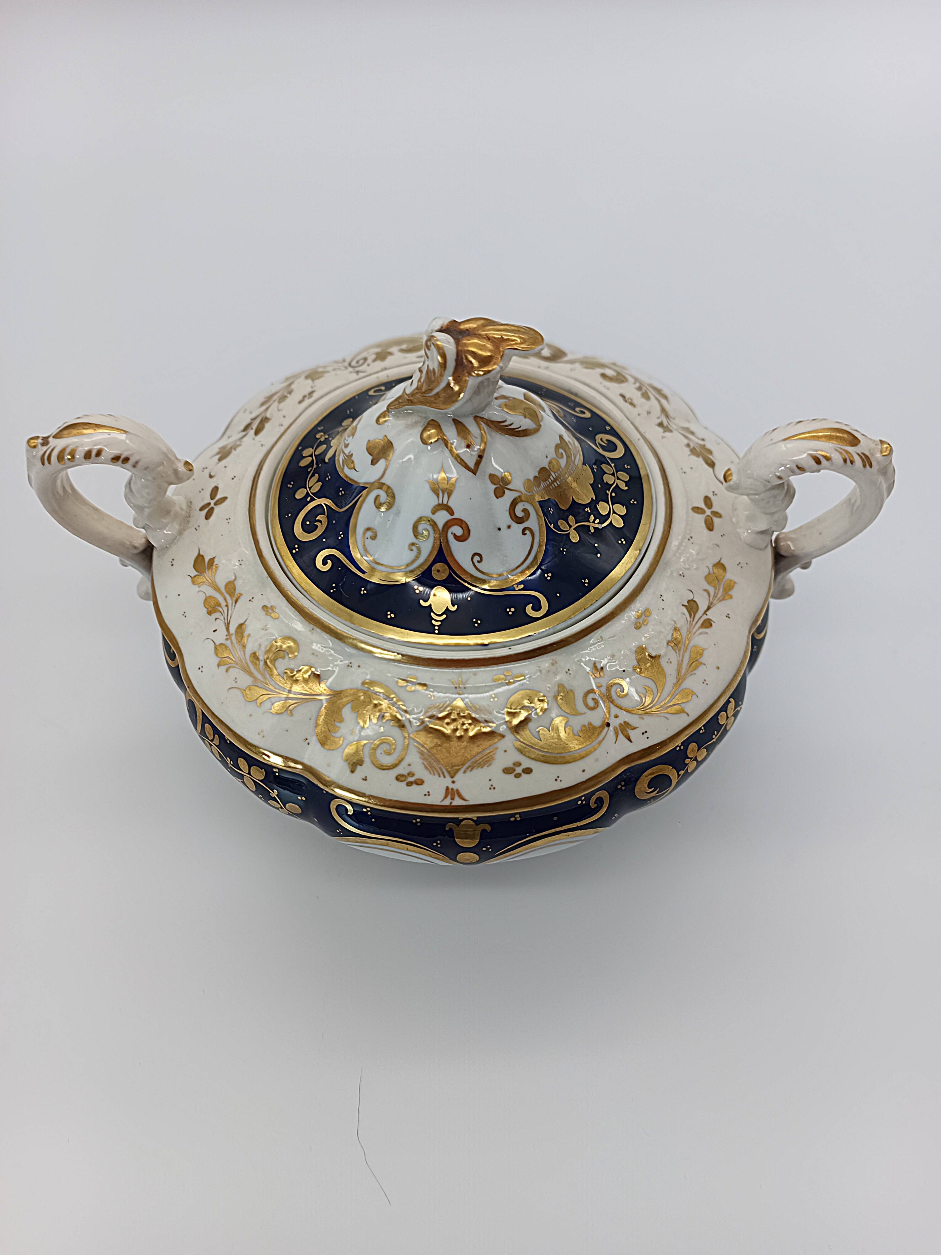 Antique porcelain sweet jar in gilded and cobalt blue, Napoleon III style.