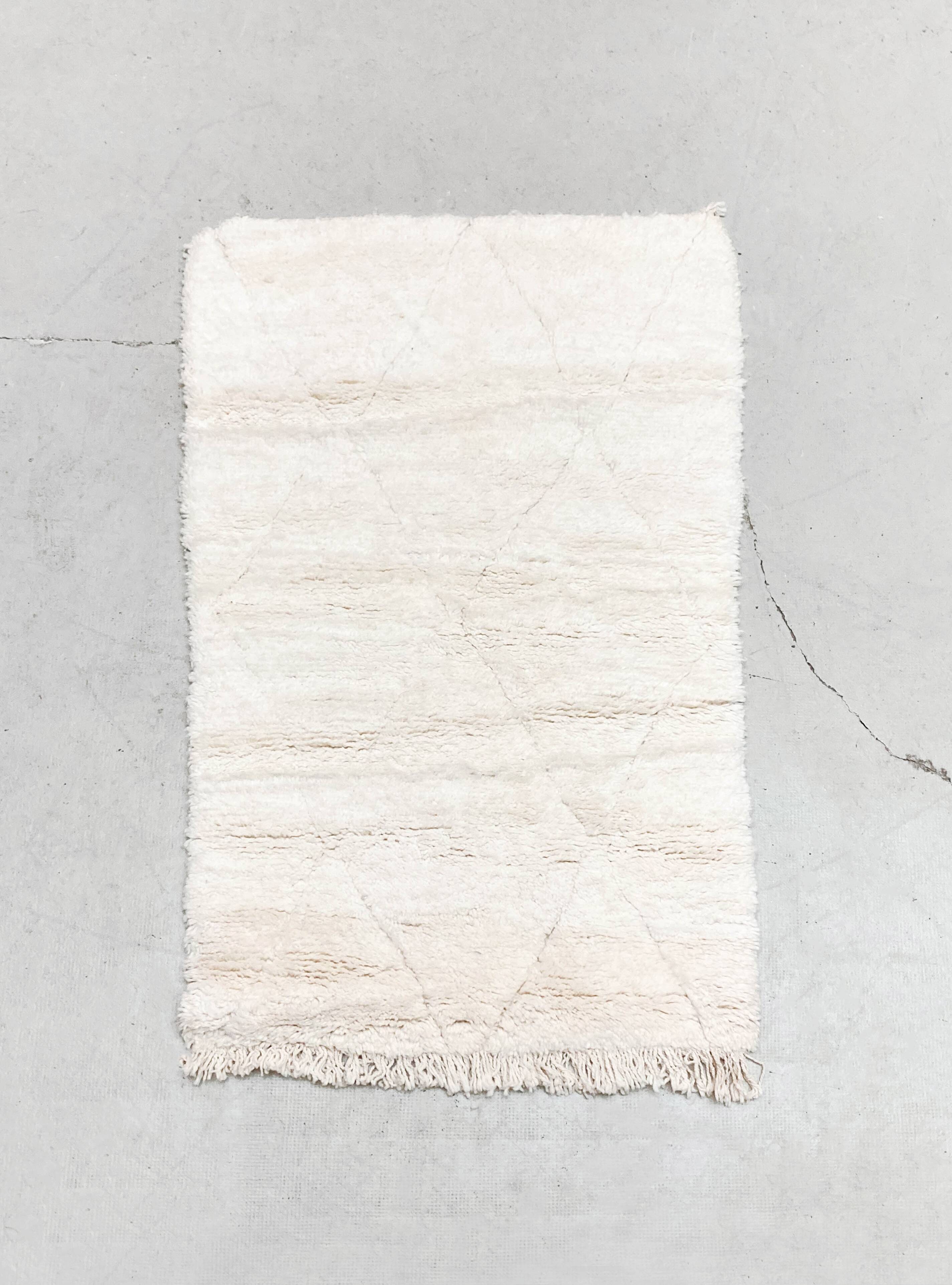 Beni Ouarain Moroccan Berber carpet with engraved diamonds 1.50x0.95m