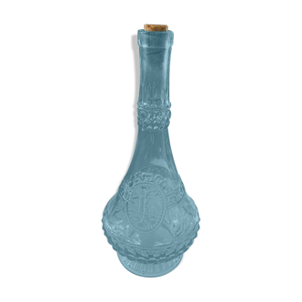 Carafe en verre transparent bleu