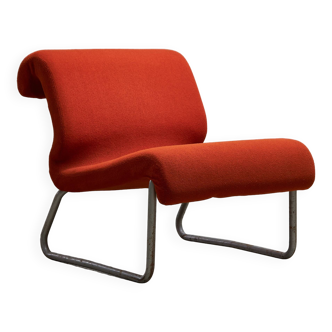 Chaise basse sur structure en métal tubulaire avec revêtement orange, 1970s