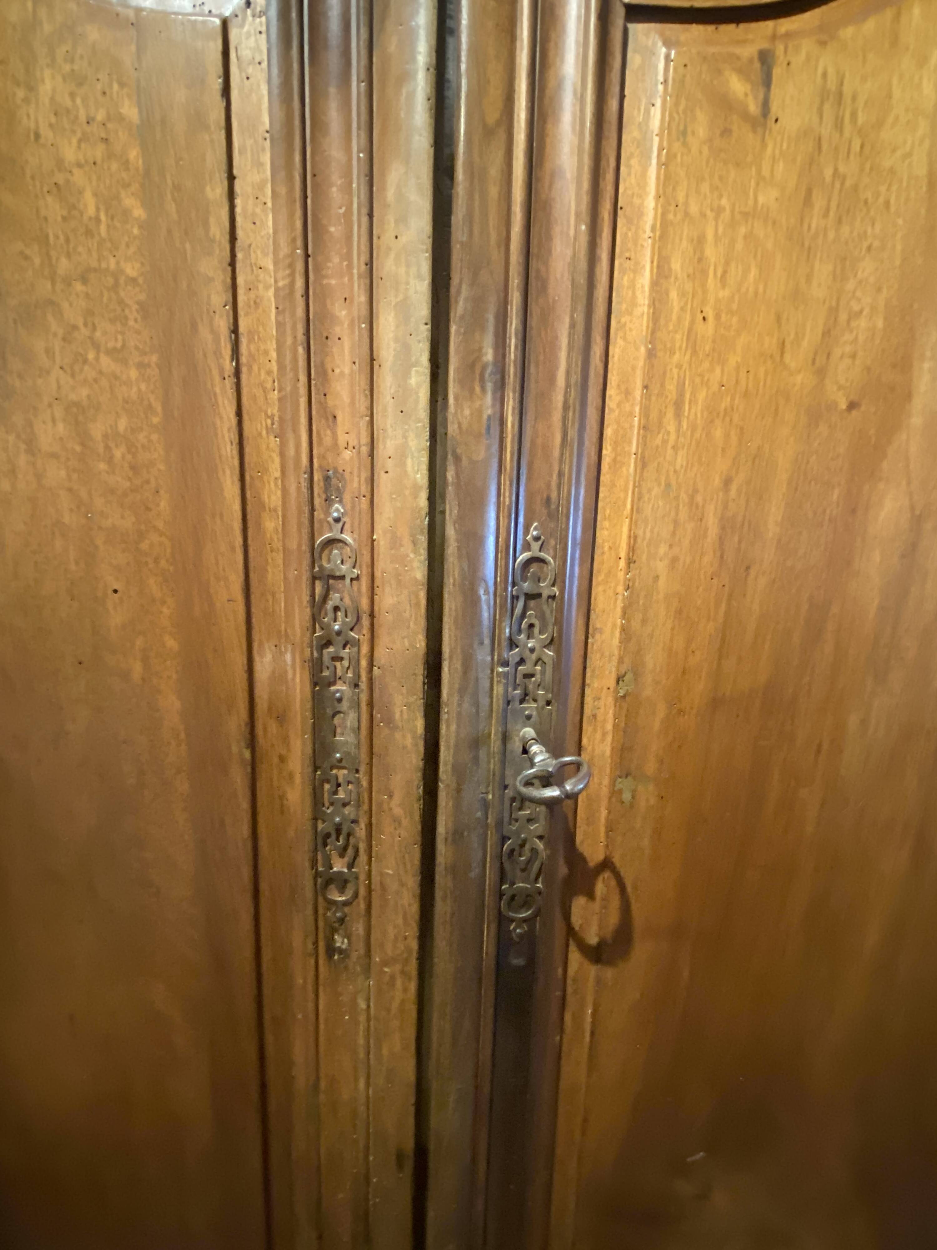 Solid wood wardrobe, country style