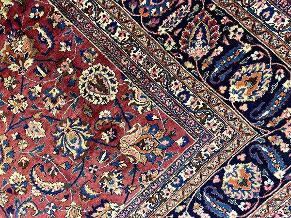 Tapis iranien prune