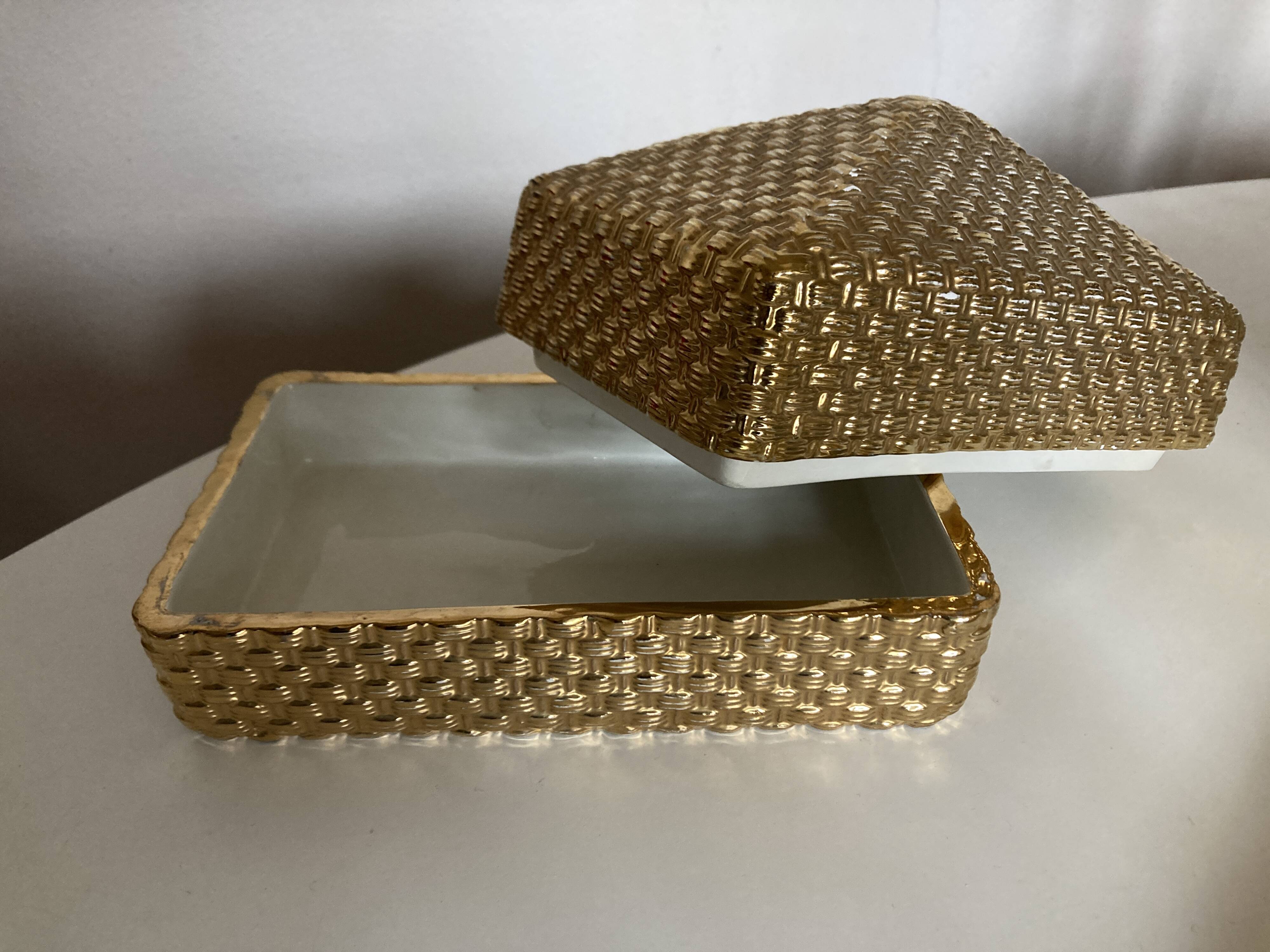 Boite pyramide céramique dorée 1960 travail italien dlg Fornasetti Ponti