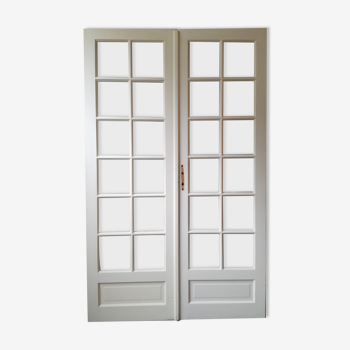 Double glass door small tiles