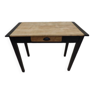 Table or desk with a wooden drawer – Completely revamped