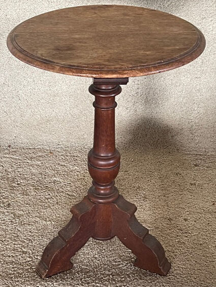 Oak pedestal table