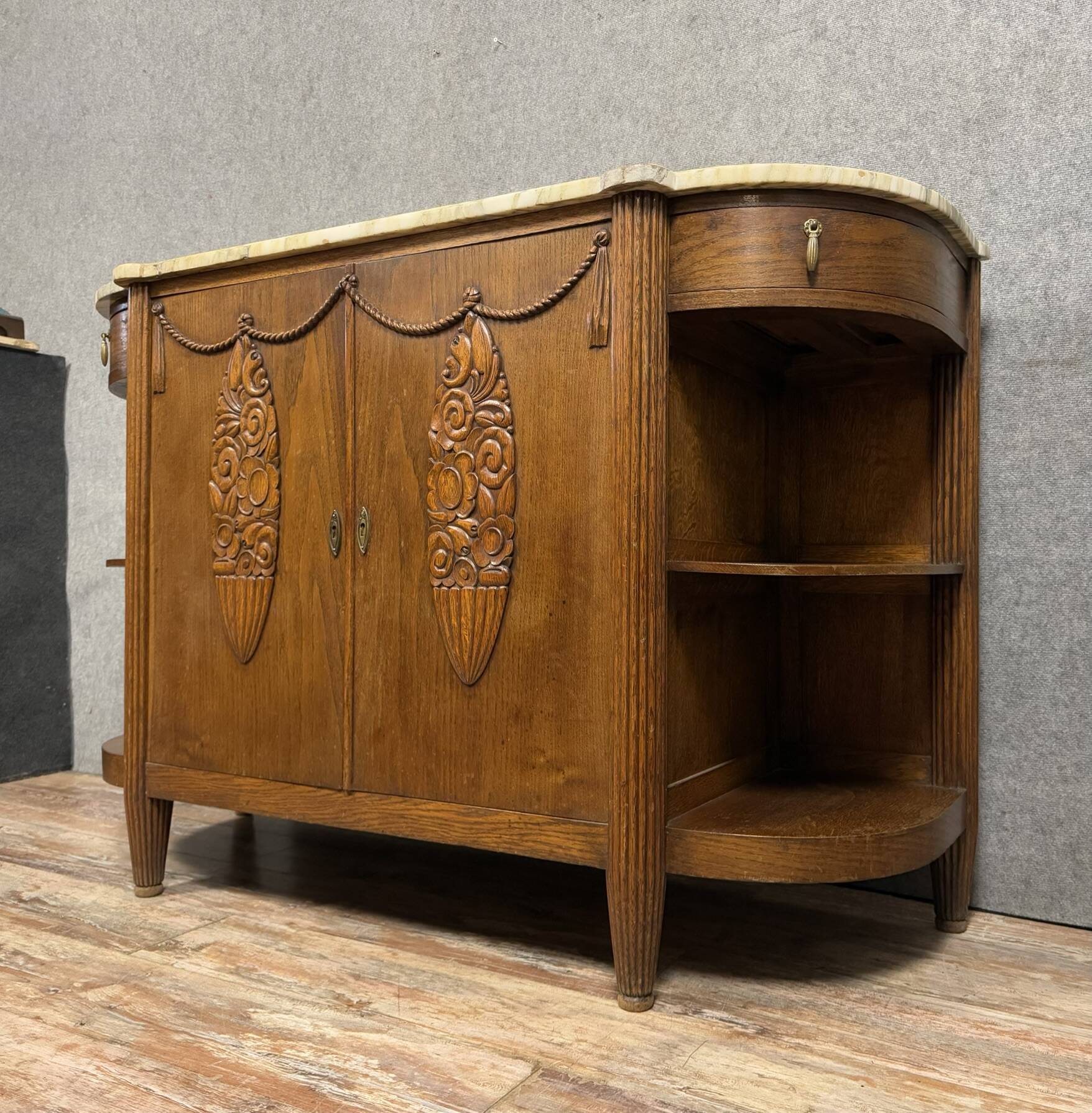 In the style of Dufresne: Art Nouveau period oak sideboard circa 1900