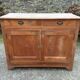 Buffet vintage parisien en bois de peuplier à 2 portes et 2 tiroirs.