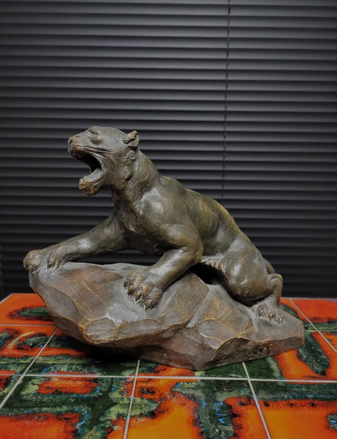 Keramieken beeld tijger, période Art déco, conçu par A. Fagotto