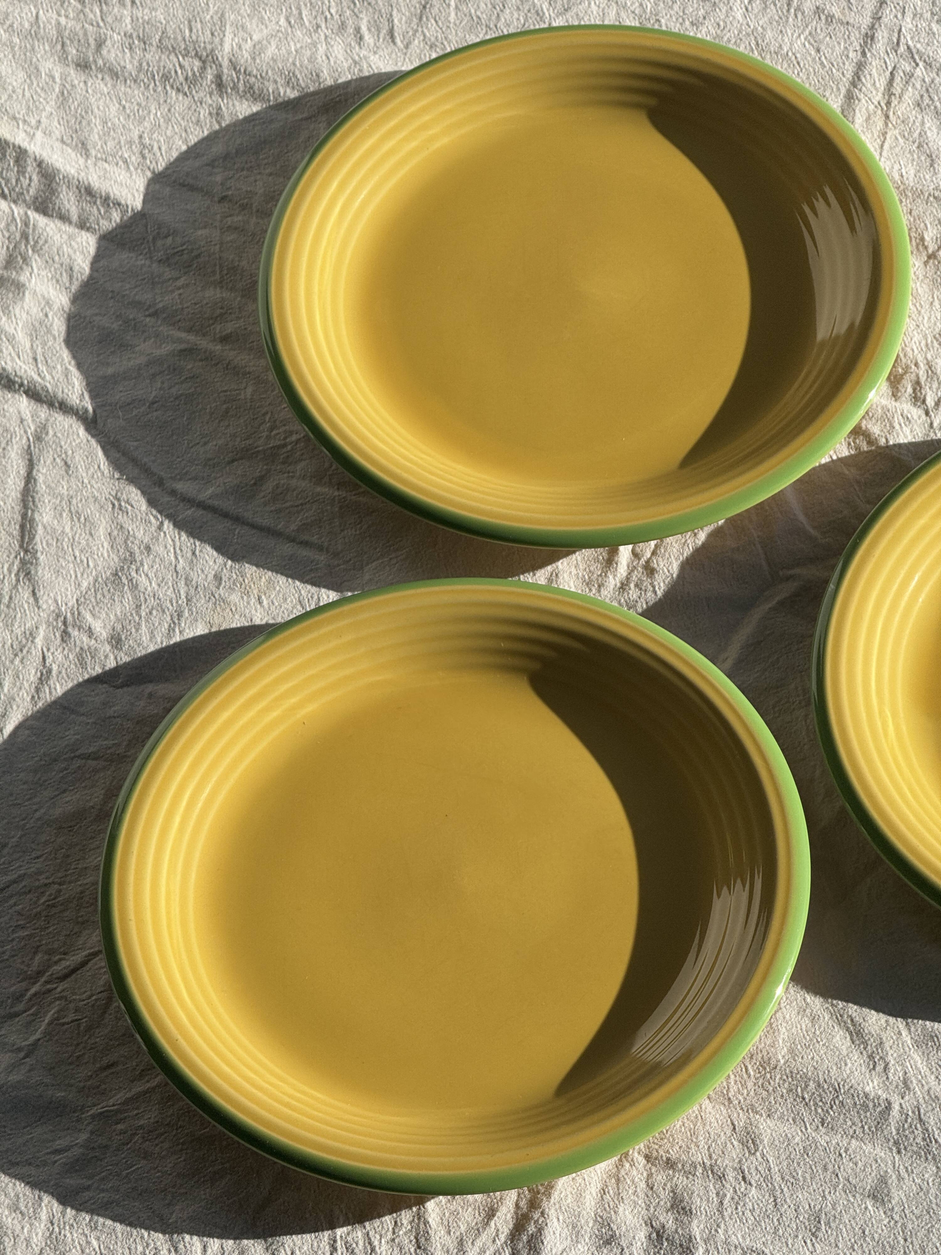 Set of 3 large flat green Italian plates D28.5