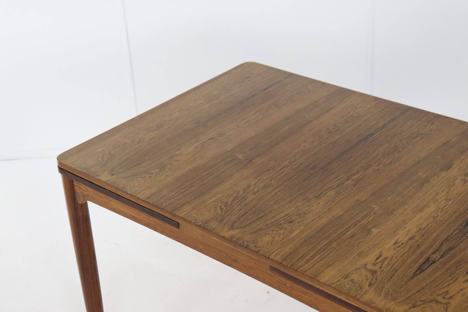 Extendable rectangular dining table in rosewood 'Emmedingen'