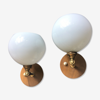 Duo of art deco lamps, opaline globes