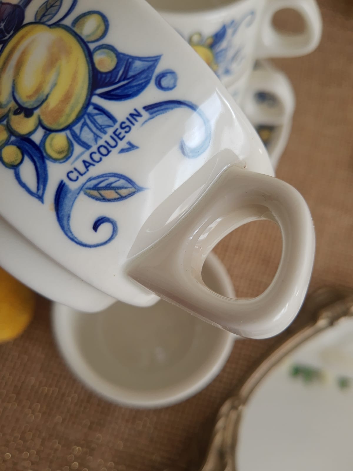 Set of 4 Villeroy & Boch cups and saucers - vintage