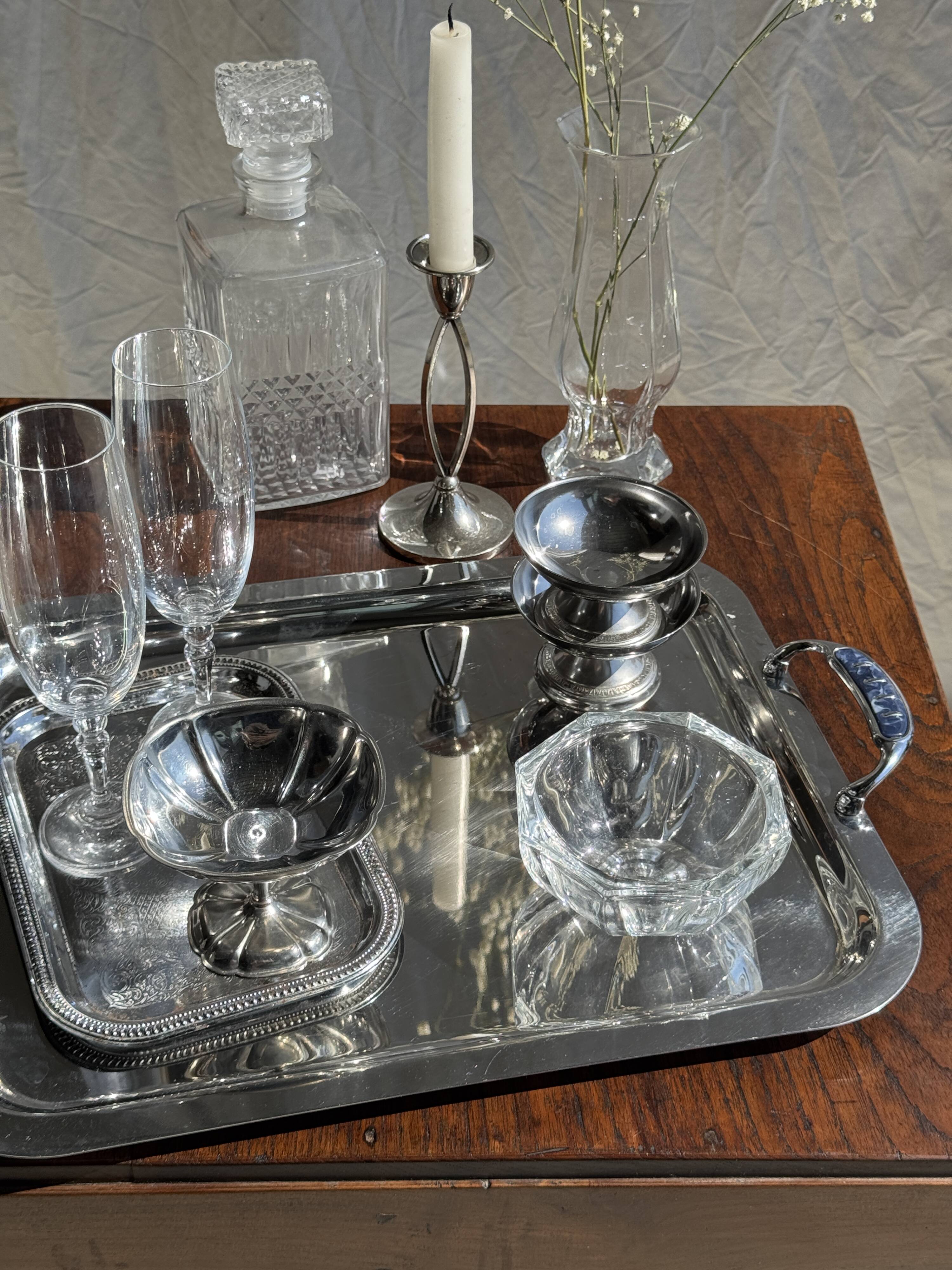 Small engraved silver metal tray L22