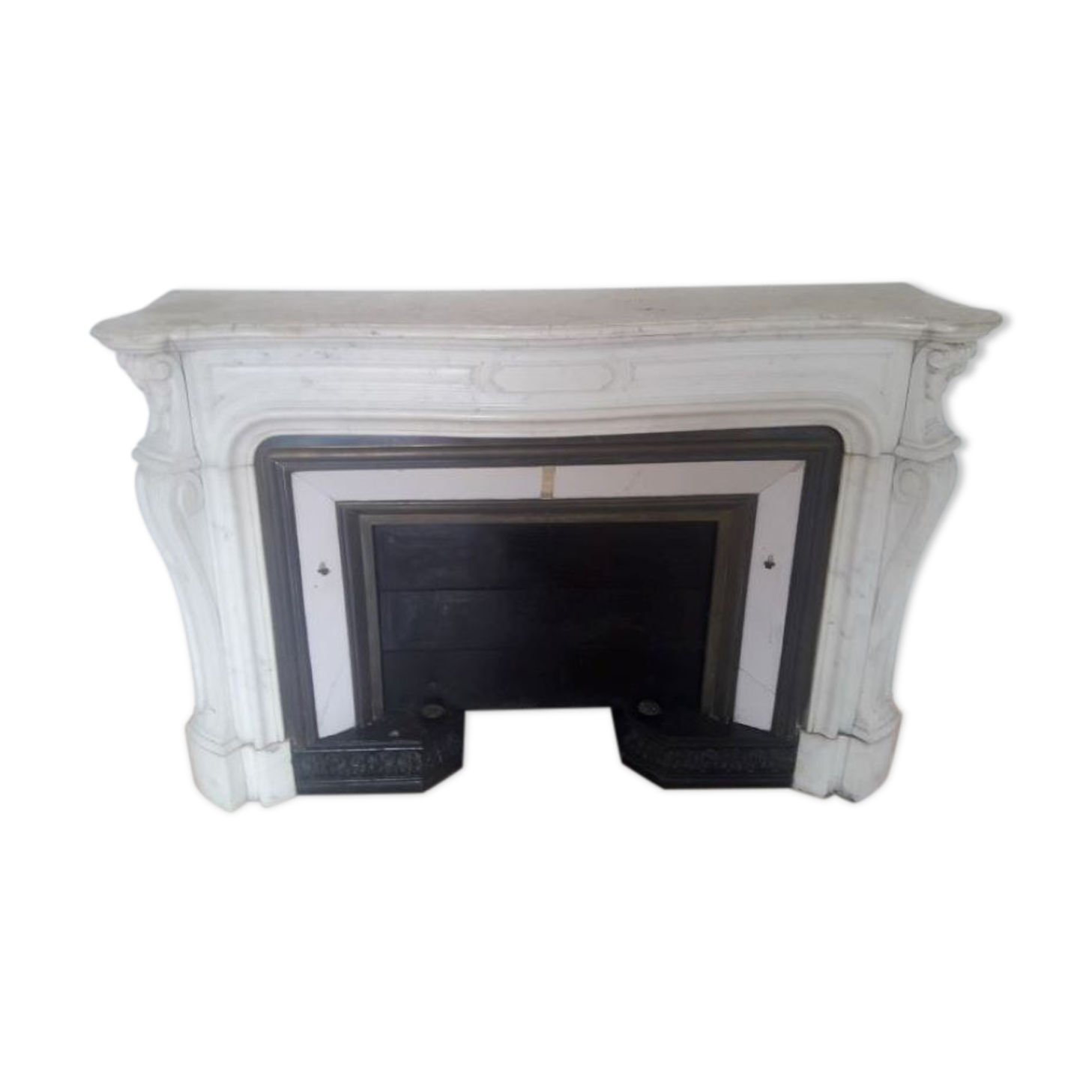 Fireplace XIX ° marble louis XV style with narrowed and floor slabs