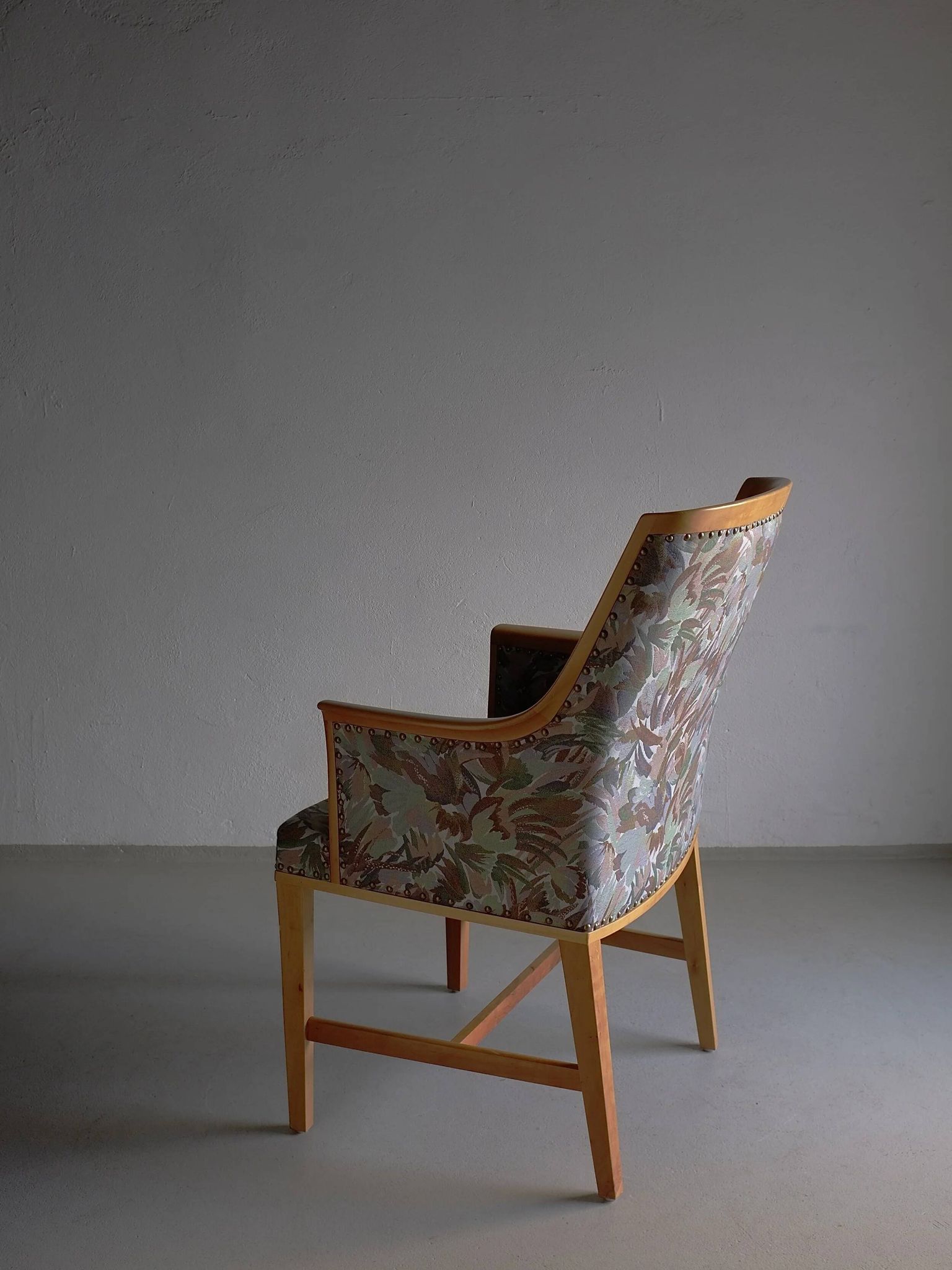 Fauteuil en bois de bouleau à motif floral Swedish Grace