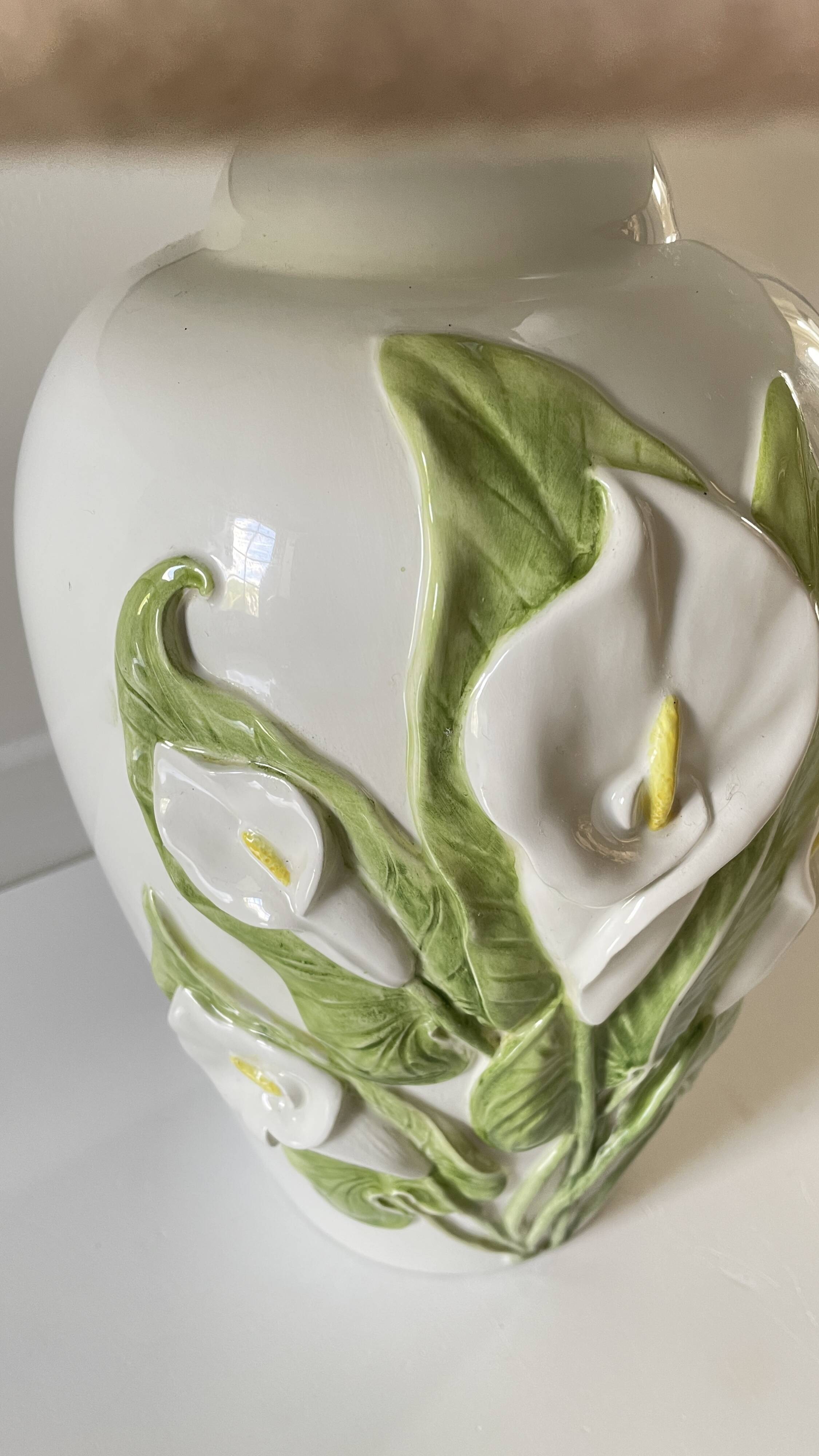 Italian ceramic lamp with arum flowers
