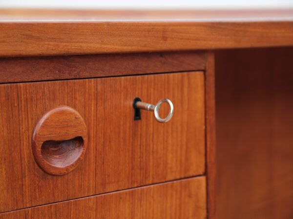 Bureau scandinave boomerang en teck d'Arne Hovmand Olsen