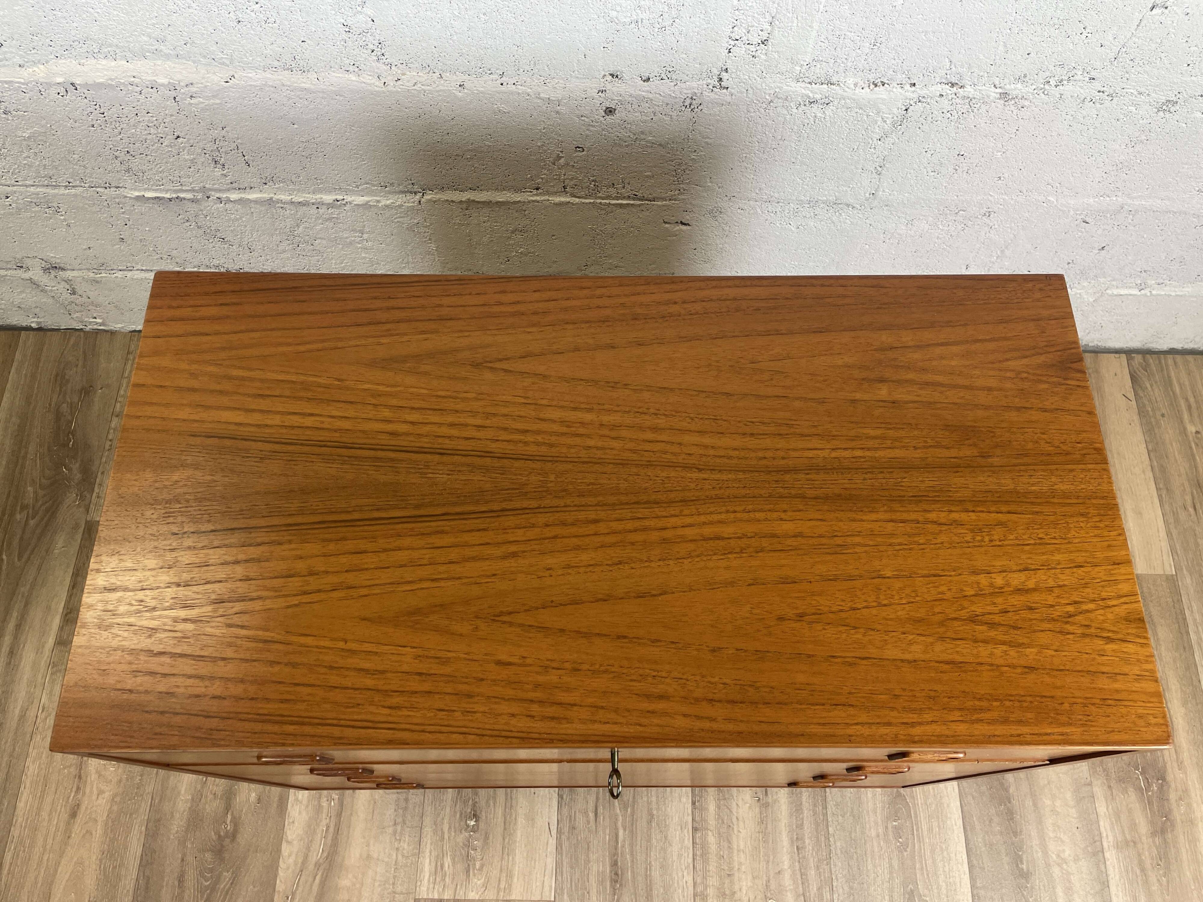 Scandinavian chest of drawers with 4 vintage teak drawers, 1960s