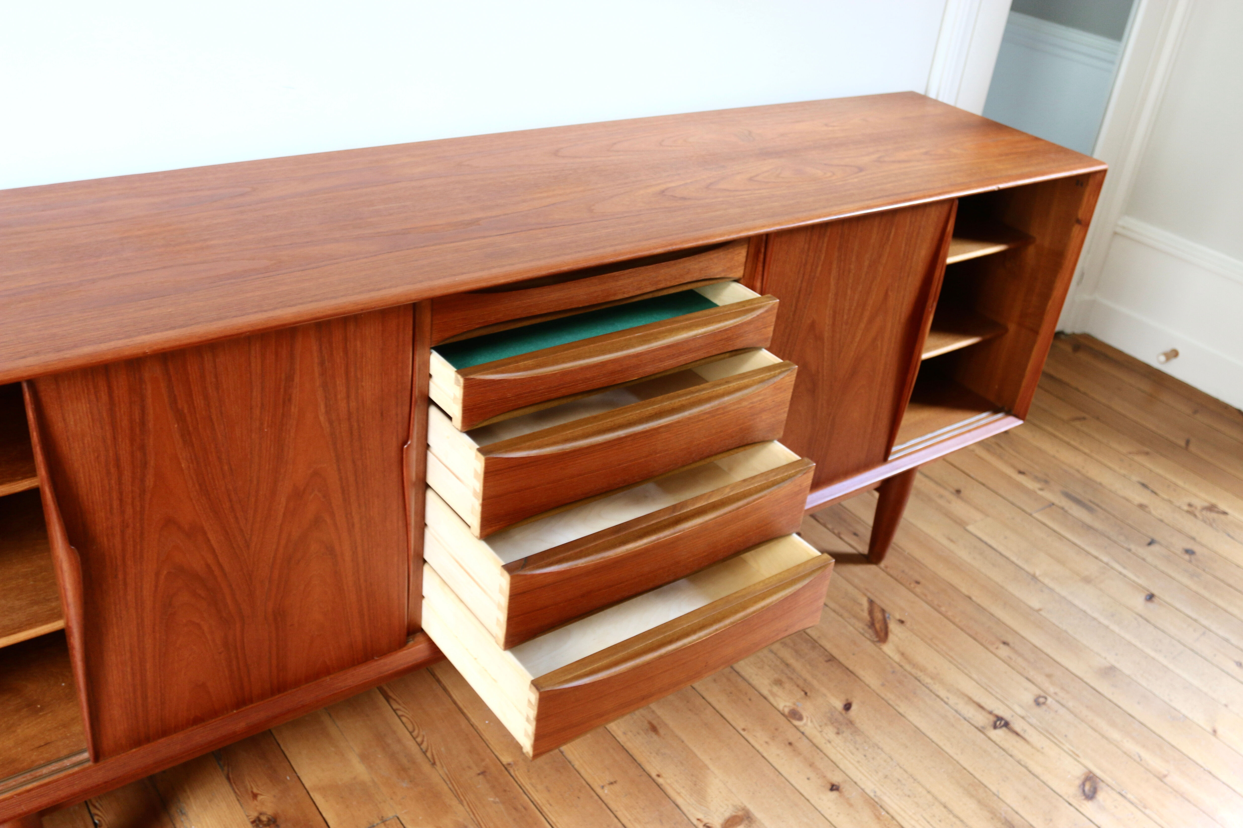 Vintage Scandinavian row Skovby Möbler model 63