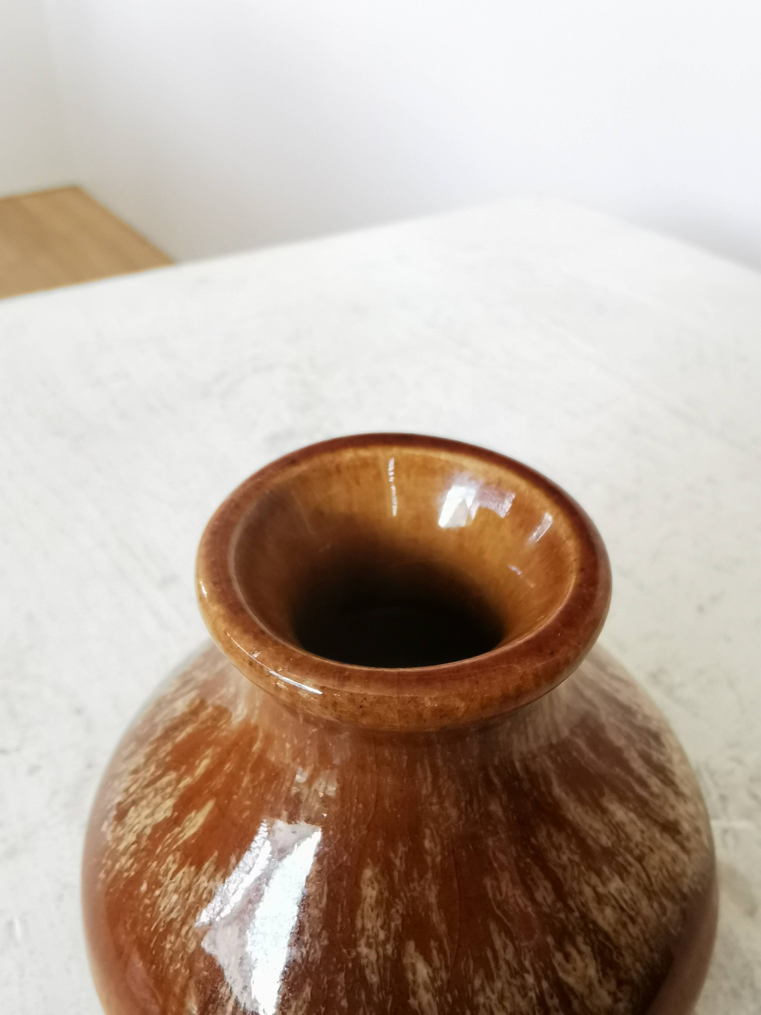 Vase vintage en céramique brune : décoration bohème yougoslave des années 1970