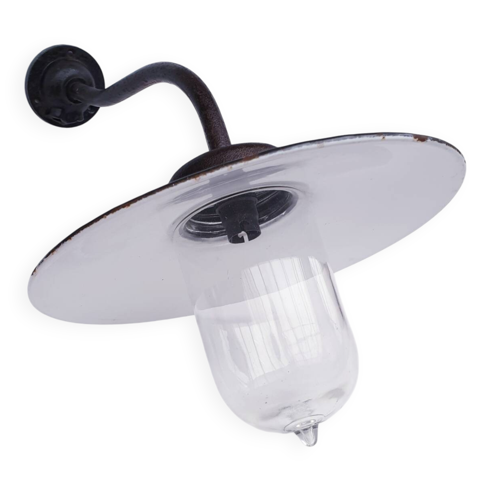 Antique enamelled courtyard lamp