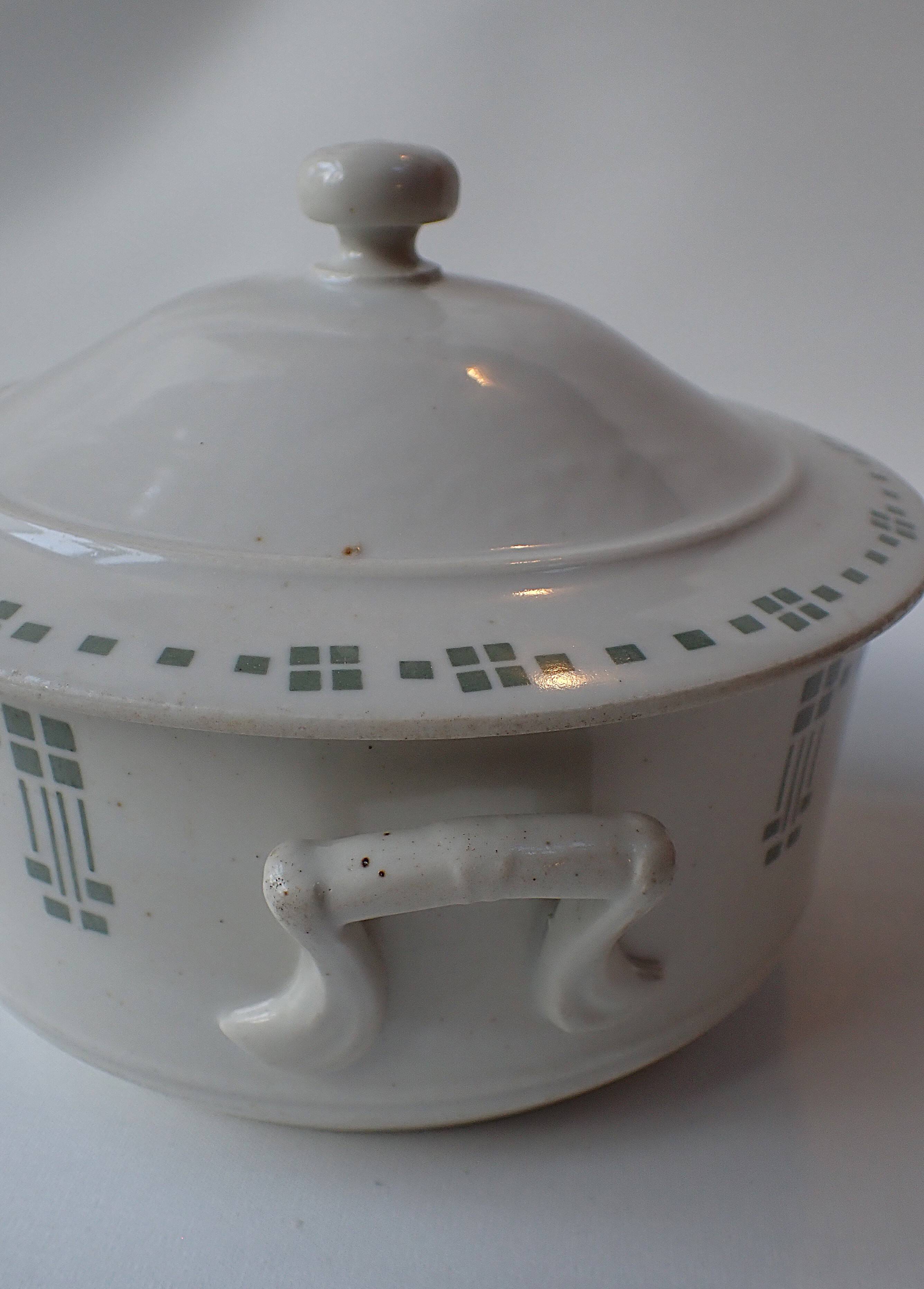 Soup tureen / vegetable dish from the 1920s/30s