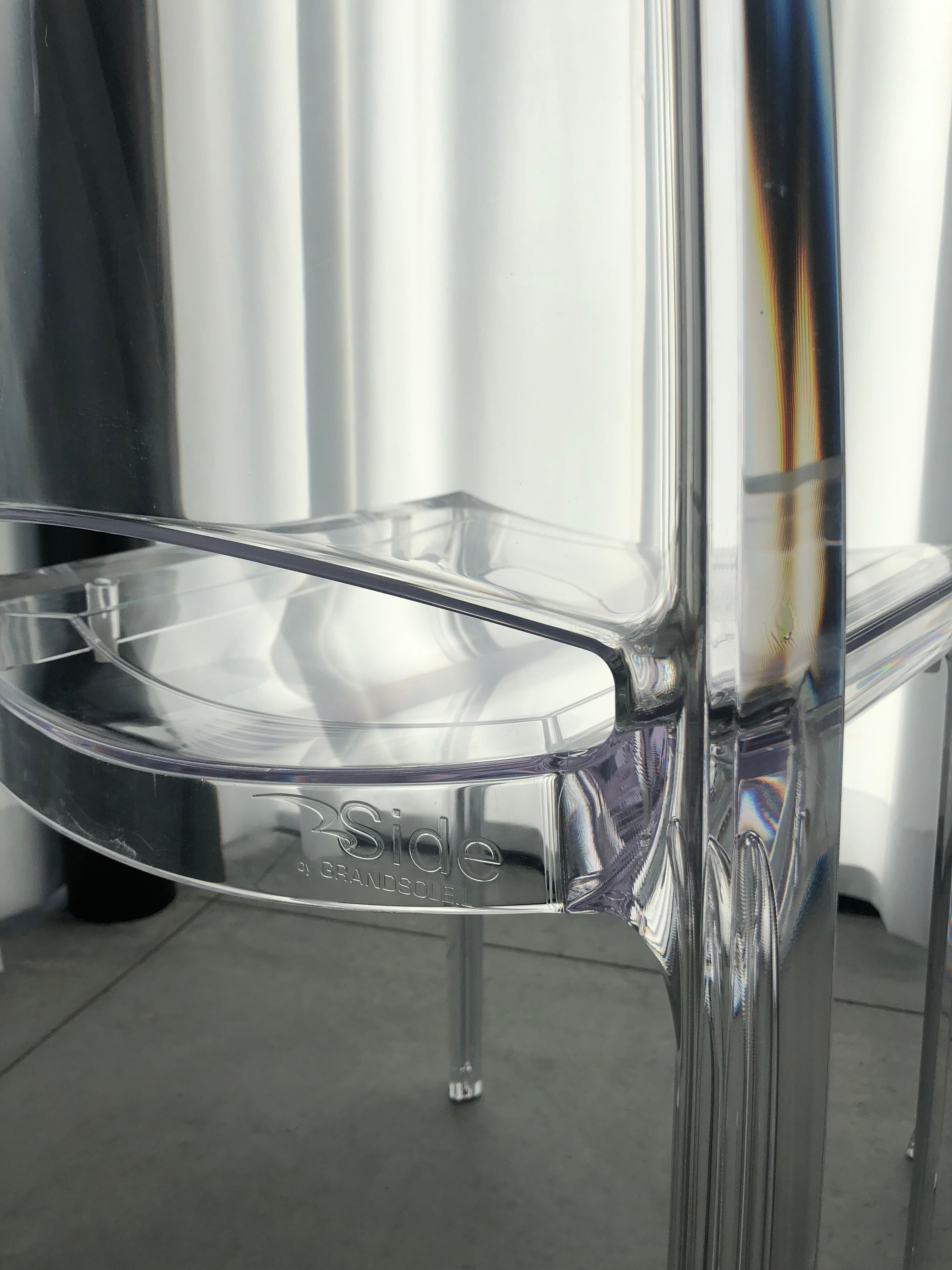2 transparent chairs design 'Side' by Grandsoleil