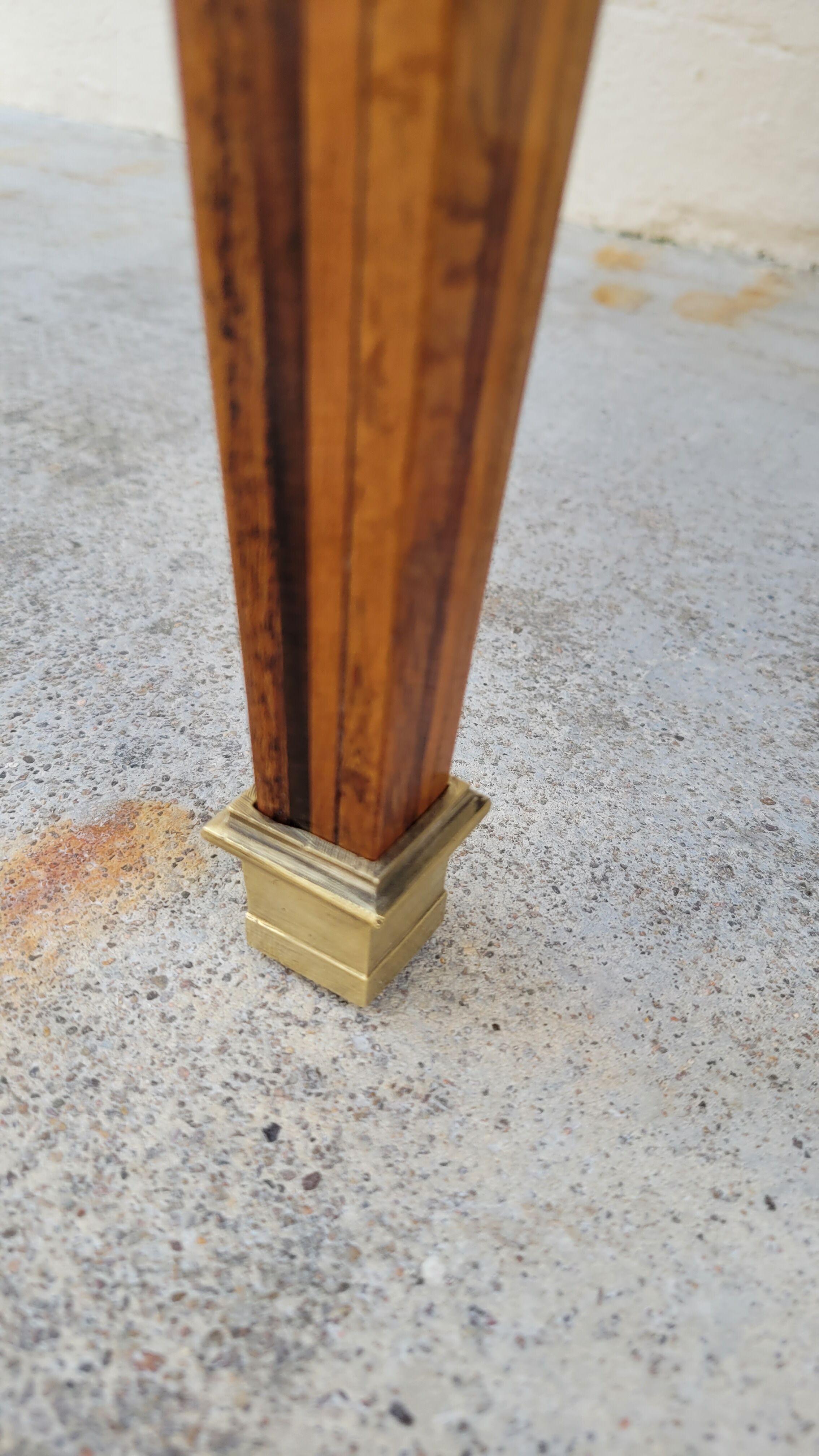Louis XVI jumping chest of drawers in marquetry 19th